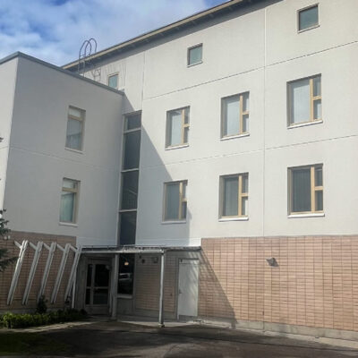Maarukanrinne 4, Vantaa - Julkisivun ja elementtisaumojen uusiminen